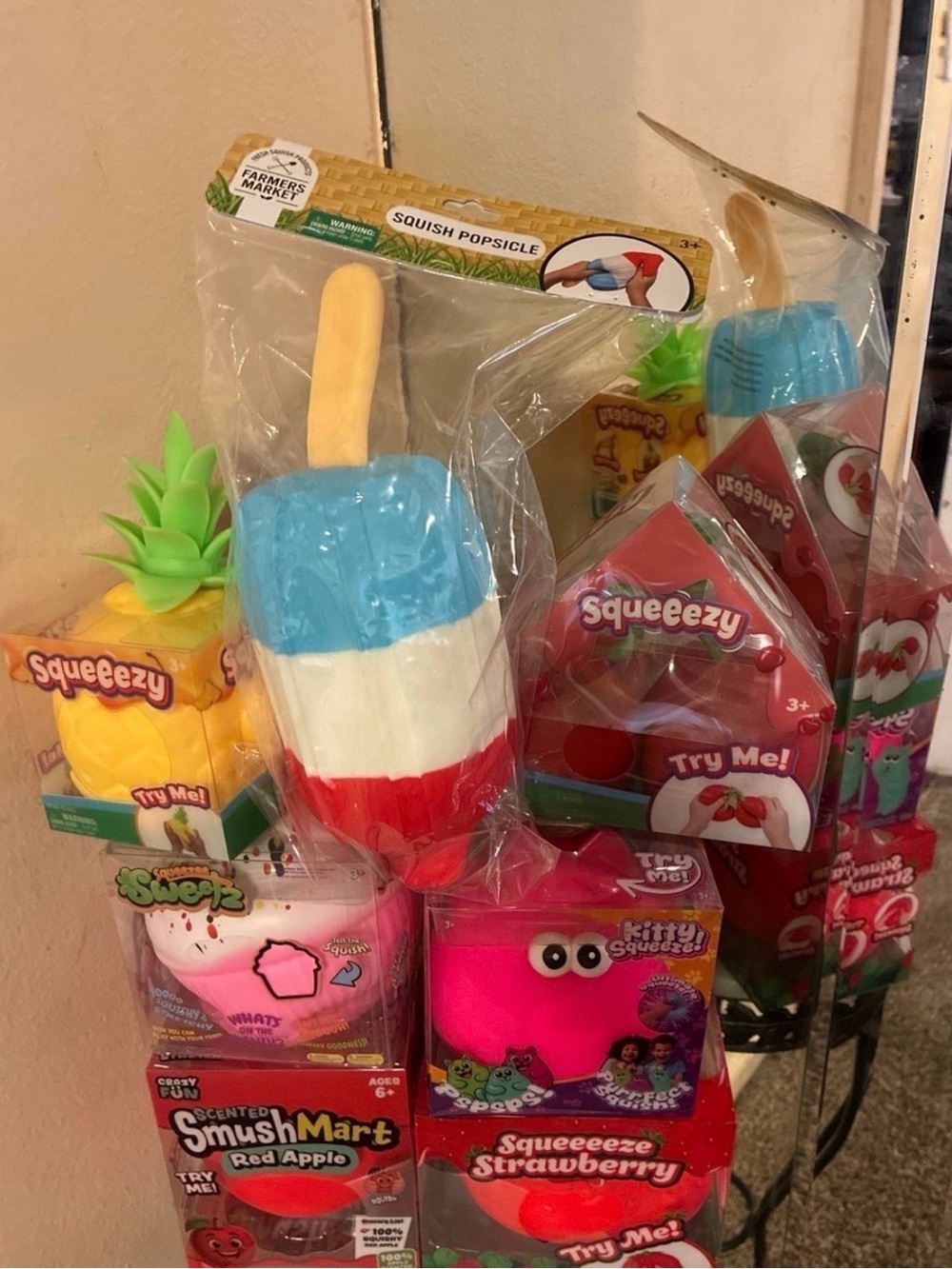 Jumbo Cupcake , Scented Red Apple, Squeeezy Pineapple, Cherry, Kitty Squeeze - Picture 2 of 4